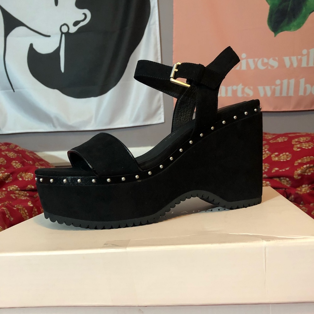 Chinese Laundry Tula Micro Suede Platforms W 8.5